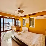 Nyaraló Seafront Mansion Summer House In *