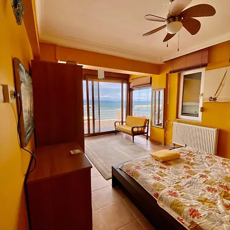 Будинок відпочинку Seafront Mansion Summer House In *