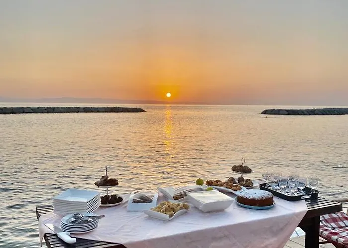 בית נופש Seafront Mansion Summer House In Ayvalı