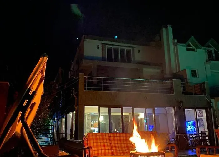 בית נופש Seafront Mansion Summer House In Ayvalı