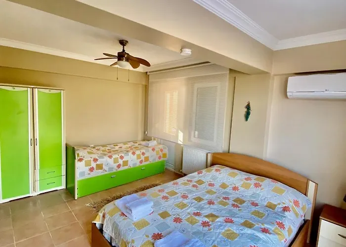 Seafront Mansion Summer House In בית נופש *