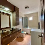 Seafront Mansion Summer House In Vakantiehuis *