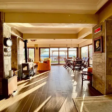 Seafront Mansion Summer House In Ayvalı
