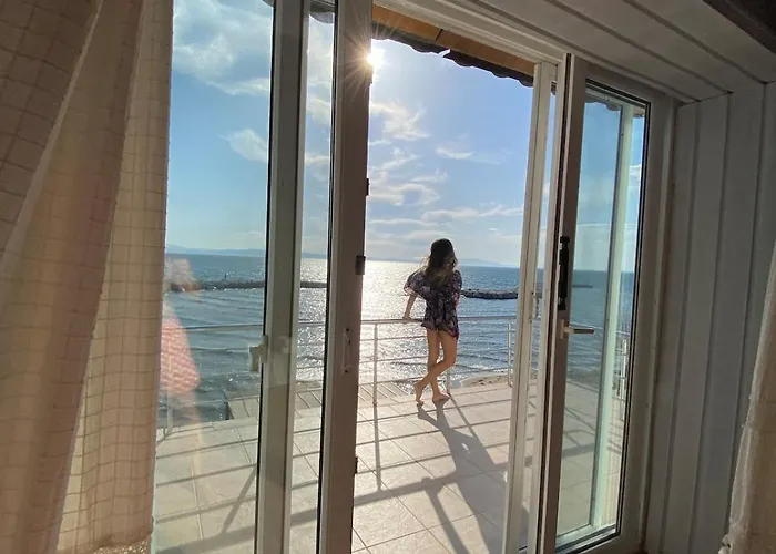 Seafront Mansion Summer House In Ayvalı